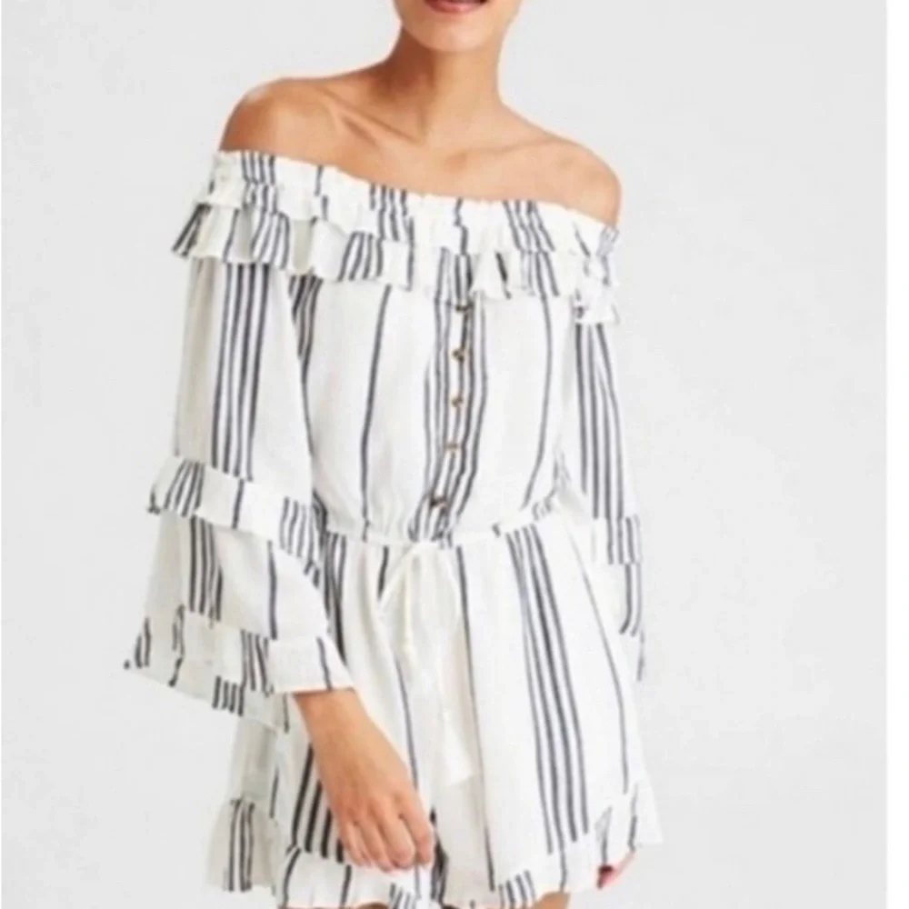 American Eagle XS Striped Ruffle Romper EUC Navy & White - Picture 3 of 15